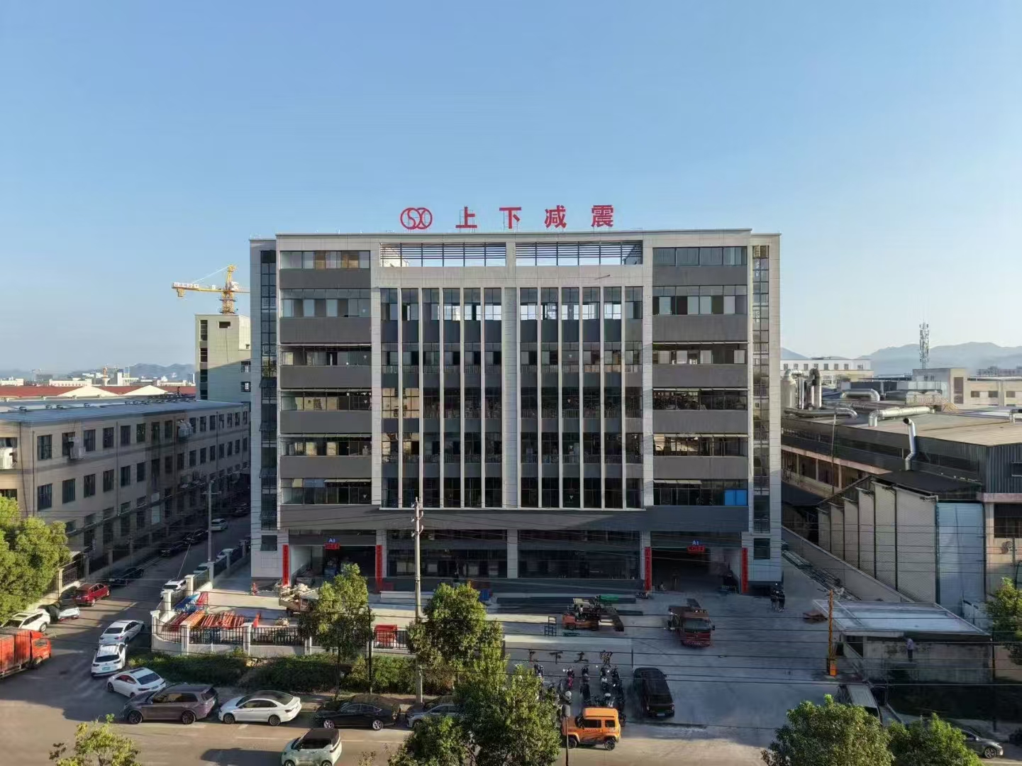 Lehergarria! 18.000㎡ sei solairuko fabrika berri bat aurkeztu da!